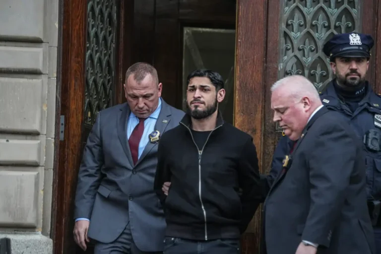 Rumäne, der wegen tödlichen Unfalls mit Fahrerflucht in Queens gesucht wurde, aus Deutschland in die USA ausgeliefert