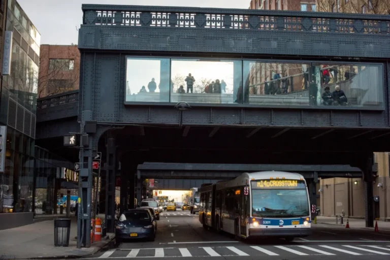 Jährlich kommen 7 Millionen Besucher – Die faszinierende Geschichte des High Line Park von 1847 bis heute