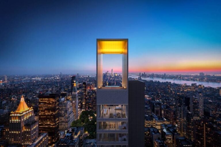 Eine Premiere selbst für New York – Neuer Luxus-Wolkenkratzer bietet Open-Air-Infinity-Pool auf dem Dach.