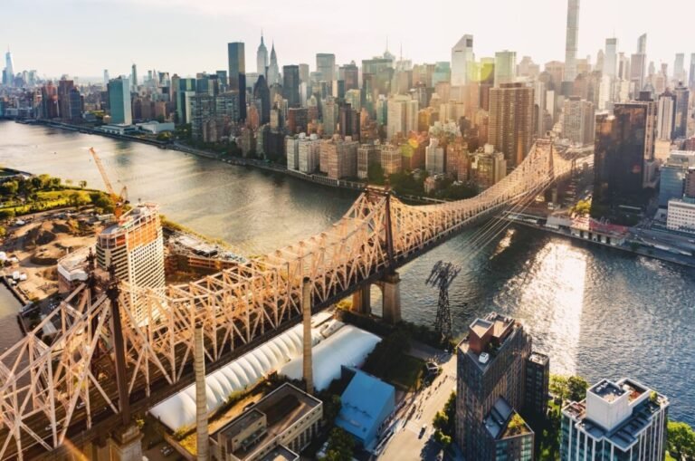 Zwei Tote nach frontalem Zusammenstoß zwischen illegalem Hochgeschwindigkeits-E-Scooter und Rennrad auf der Queensboro Bridge