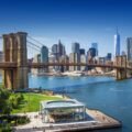 Nackter Mann mit kasachstanischer Flagge springt von Brooklyn Bridge und überlebt ohne schwere Verletzungen (mit Video 2:04)
