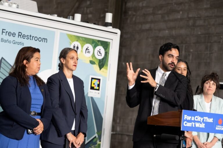 Mit 10 Minuten Verweildauer – New York installiert neue Hi-Tech Toiletten an öffentlichen Plätzen